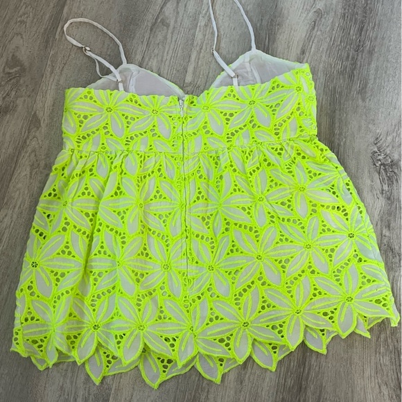 Lilly Pulitzer size 2 Mellie Eyelet tank Neon yellow/green eyelet - Picture 3 of 6